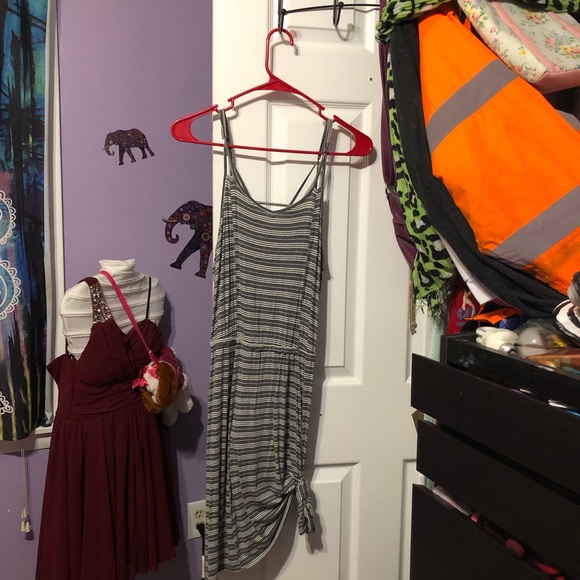 Spring dress - Picture 3 of 6